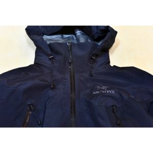 Arcteryx Beta LT Hybrid, sz Small, Retail $399
